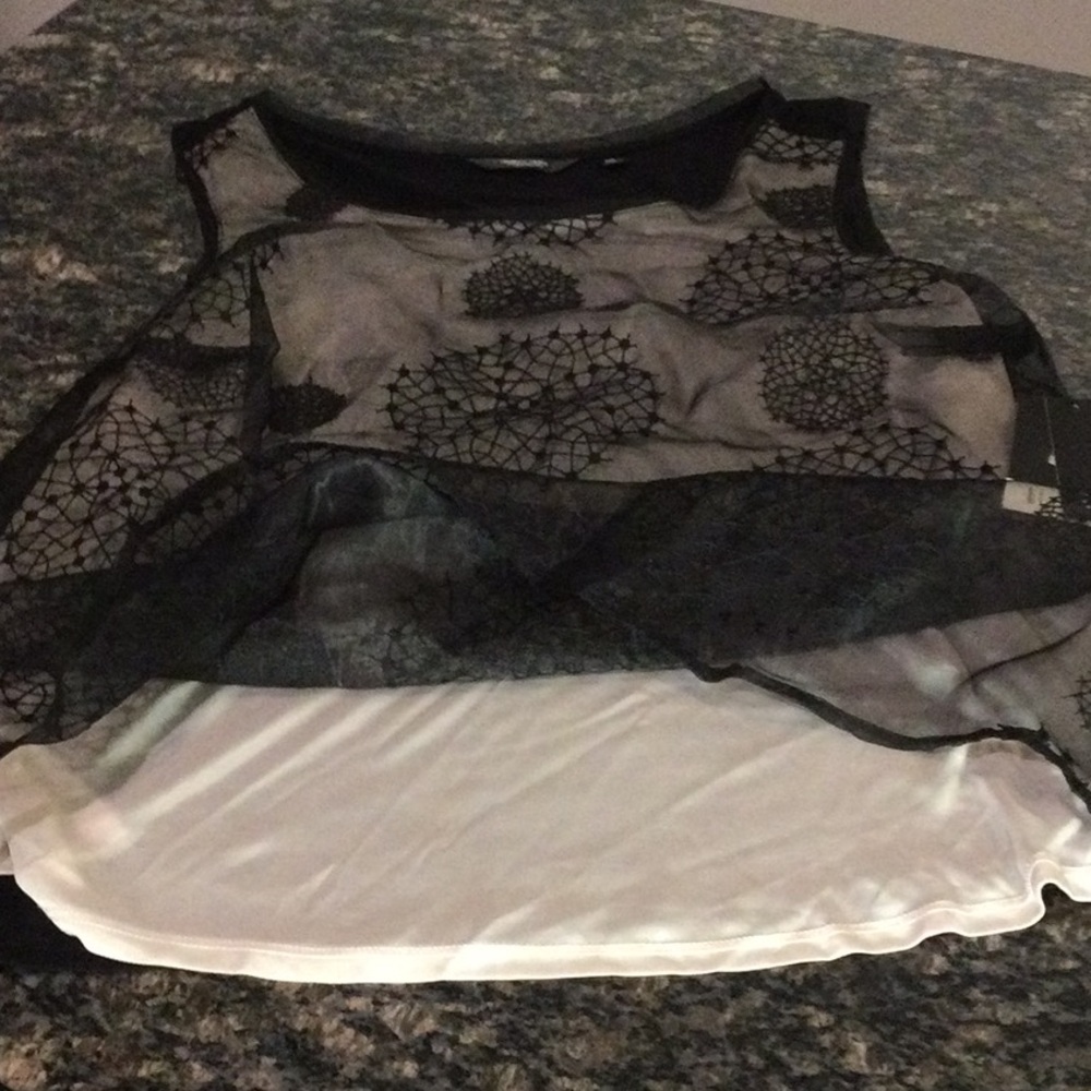 Simply Vera Black Lace Blouse - Picture 4 of 8